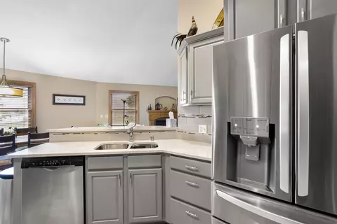 115 W Winrowe Dr, Appleton, WI 54913 photo 10