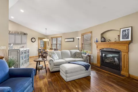 115 W Winrowe Dr, Appleton, WI 54913 photo 4