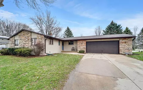 441 Sunrise Cir, Brillion, WI 54110