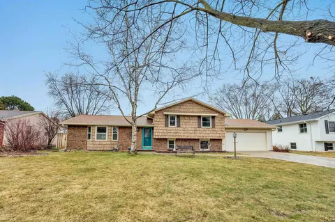 563 Somerset Dr, Green Bay, WI 54301