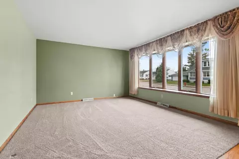 747 Park St, Wrightstown, WI 54180 photo 4