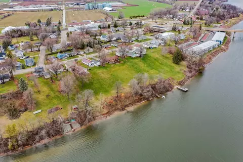 747 Park St, Wrightstown, WI 54180 photo 38