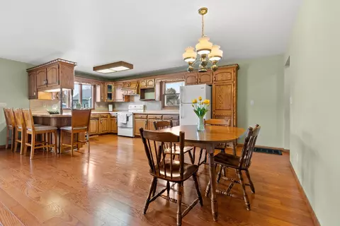 747 Park St, Wrightstown, WI 54180 photo 12