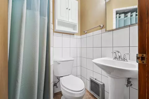 Bath - n6466 Hickory Road, Saint Cloud, WI 53079 photo 1 of 2
