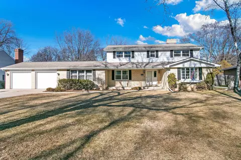 300 Roselawn Blvd, Green Bay, WI 54301