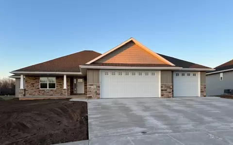 1761 Arbor Gate Ln, Green Bay, WI 54311
