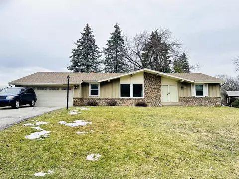2826 W Green Tree Rd, Milwaukee, WI 53209