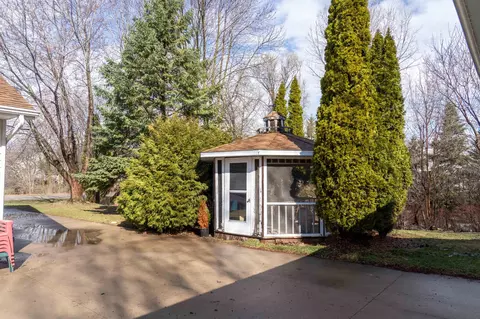 Exterior - 3236 N Whitney Dr, Appleton, WI 54914 photo 10 of 11