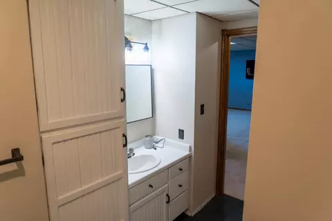 Bath - 3236 N Whitney Dr, Appleton, WI 54914 photo 6 of 6