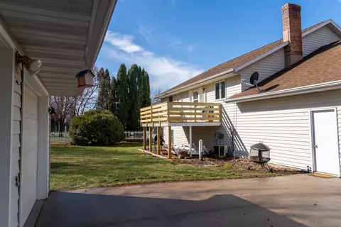 Exterior - 3236 N Whitney Dr, Appleton, WI 54914 photo 5 of 11
