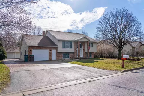 Exterior - 3236 N Whitney Dr, Appleton, WI 54914 photo 3 of 11