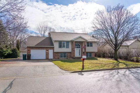 Exterior - 3236 N Whitney Dr, Appleton, WI 54914 photo 6 of 11