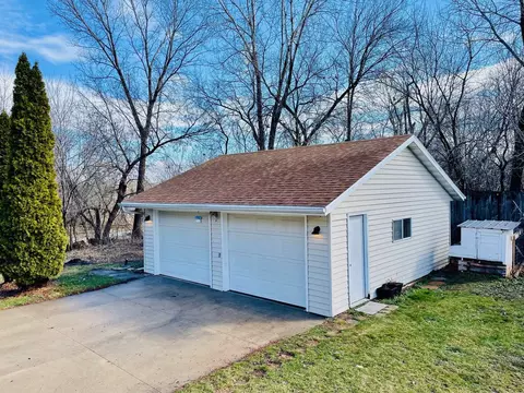 Exterior - 3236 N Whitney Dr, Appleton, WI 54914 photo 2 of 11
