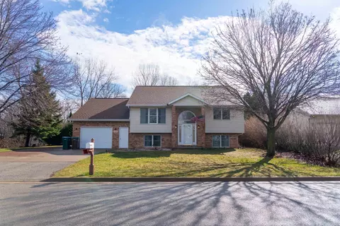 Exterior - 3236 N Whitney Dr, Appleton, WI 54914 photo 4 of 11