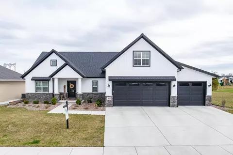 315 Rivers Edge Dr, Kimberly, WI 54136