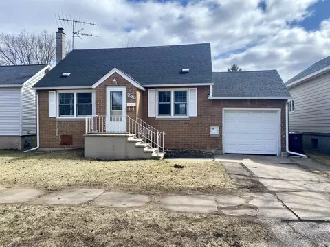 1808 12th St, Menominee, MI 49858