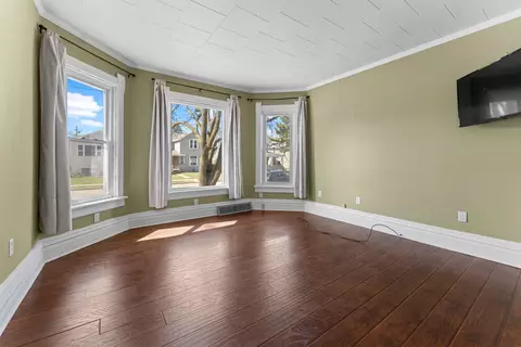 1002 Wright St, Oshkosh, WI 54901 photo 3