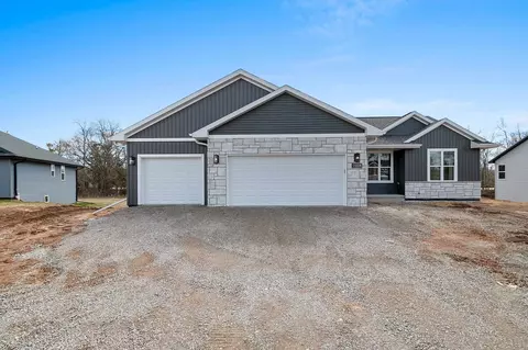 1058 Crescent Hl, Green Bay, WI 54313