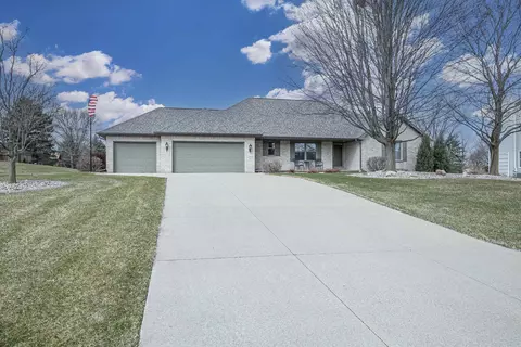 n1365 Woodland Drive, Greenville, WI 54942