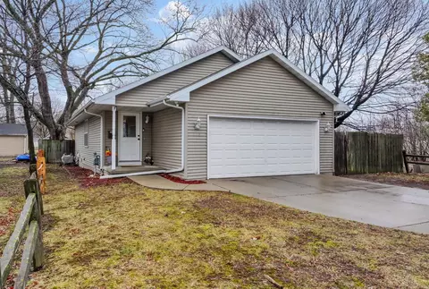 526 10th Ave, Green Bay, WI 54303