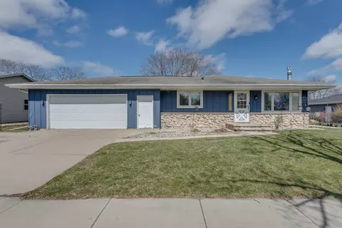 2810 E Lourdes Dr, Appleton, WI 54915