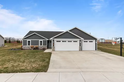 3325 Gray Squirrel Ln, Kaukauna, WI 54130
