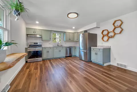 Kitchen - 1125 S Schaefer St, Appleton, WI 54915 photo 2 of 3