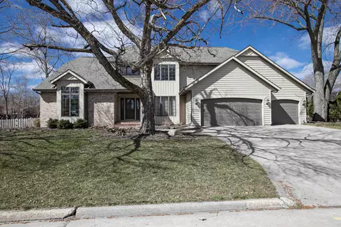 925 S Park Ave, Neenah, WI 54956