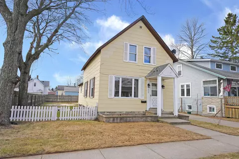 1325 Elizabeth Ave, Marinette, WI 54143