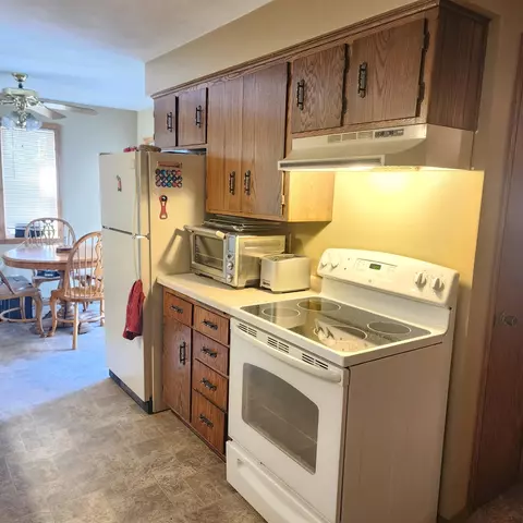 Kitchen - 3510 Northridge Ct, Appleton, WI 54914 photo 7 of 8