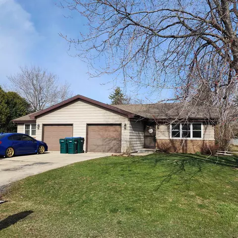 Exterior - 3510 Northridge Ct, Appleton, WI 54914 photo 2 of 7