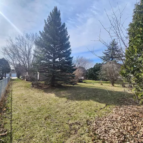 Exterior - 3510 Northridge Ct, Appleton, WI 54914 photo 4 of 7