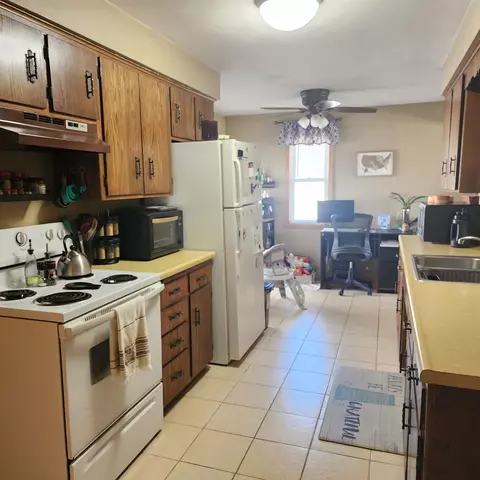 Kitchen - 3510 Northridge Ct, Appleton, WI 54914 photo 2 of 8