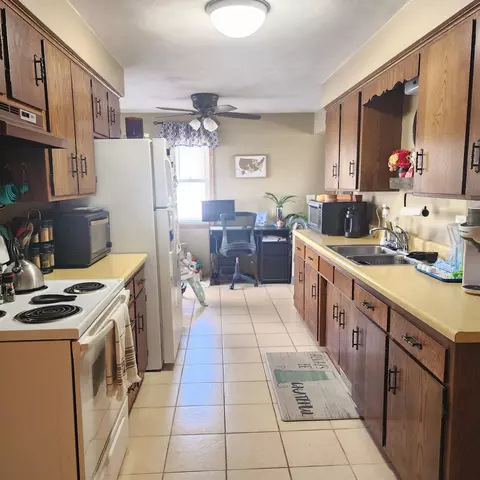 Kitchen - 3510 Northridge Ct, Appleton, WI 54914 photo 3 of 8