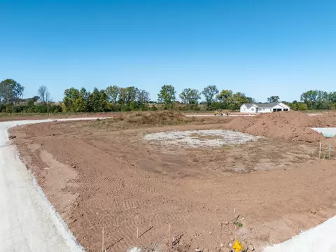 1777 Loyal Dr #35, Neenah, WI 54956