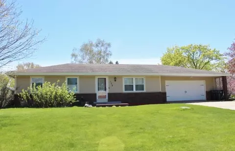 109 Rose Ln, Belgium, WI 53004
