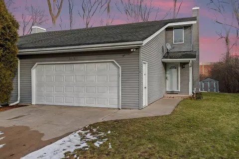 2029 Hilltop Dr, Green Bay, WI 54313