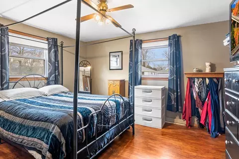 Bedroom - 1137 W Frances St, Appleton, WI 54914 photo 3 of 7