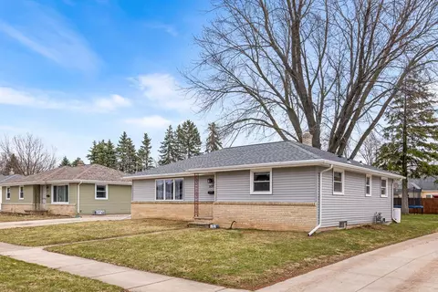 Exterior - 1137 W Frances St, Appleton, WI 54914 photo 13 of 14