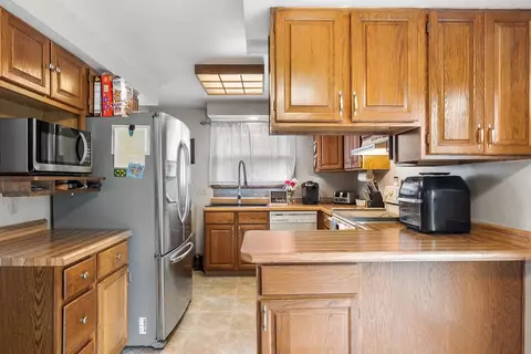 Kitchen - 1137 W Frances St, Appleton, WI 54914 photo 2 of 4