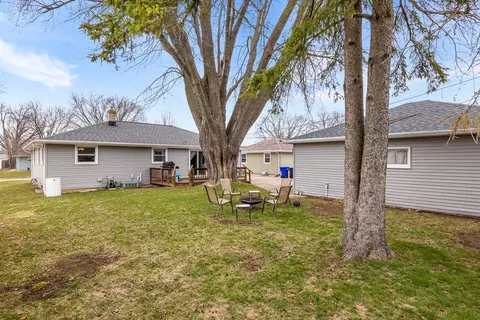 Exterior - 1137 W Frances St, Appleton, WI 54914 photo 7 of 14