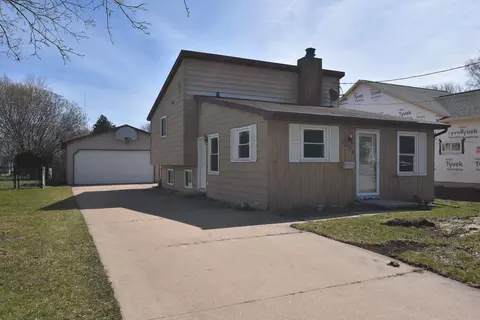 2336 Jefferson St, Oshkosh, WI 54901