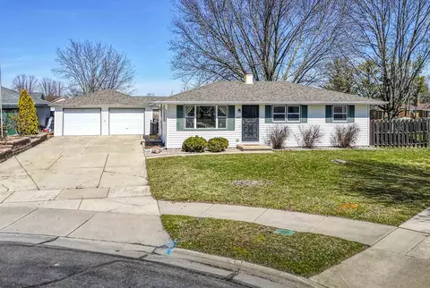2416 Joan Ct, Kaukauna, WI 54130