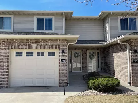 1300 Alpine Dr #204, Green Bay, WI 54311