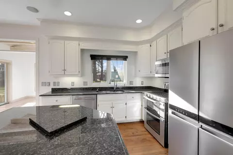663 Yorkshire Rd, Neenah, WI 54956 photo 24