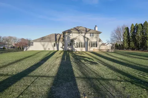 663 Yorkshire Rd, Neenah, WI 54956 photo 4