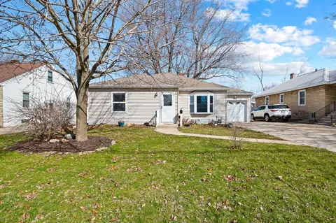 1613 Deckner Ave, Green Bay, WI 54302
