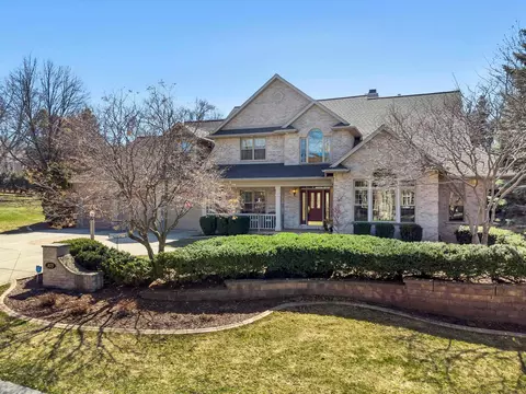 305 Braebourne Ct, Green Bay, WI 54301
