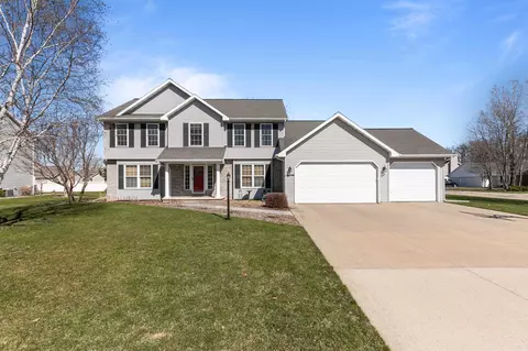 w6122 Maple Bluff Lane, Menasha, WI 54952