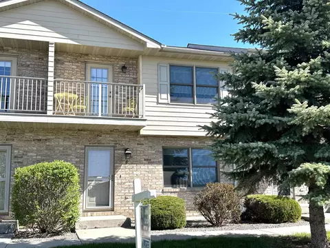 1690 Drum Corps Dr # F, Menasha, WI 54952